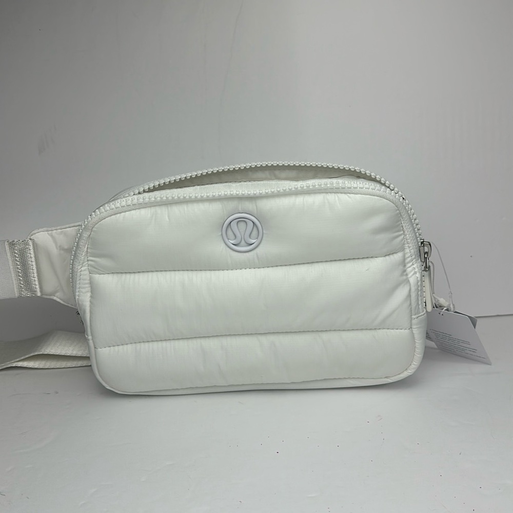 NWT Lululemon Everywhere Belt Bag Wunder Puff White 2L